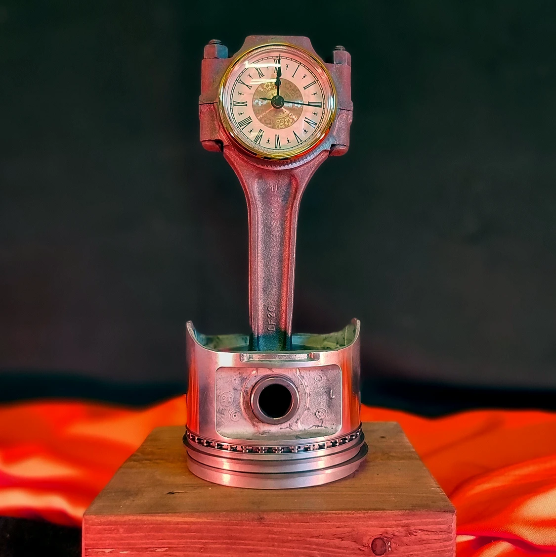MANCAVE-Mustang Piston Watch 289-1